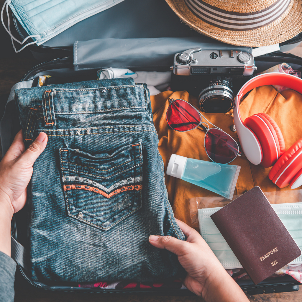 TRAVEL ESSENTIALS YOU SHOULD NEVER BE WITHOUT